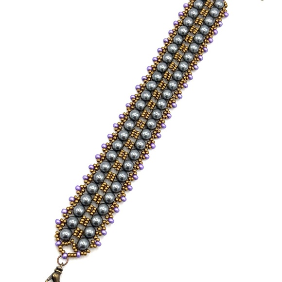 Hand Crafted Grey Pearl and Seed Bead Bracelet - Picture 4 of 9